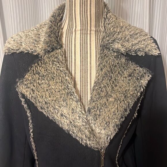 COUNTY suede/faux fur lined coat. Small - Picture 4 of 9